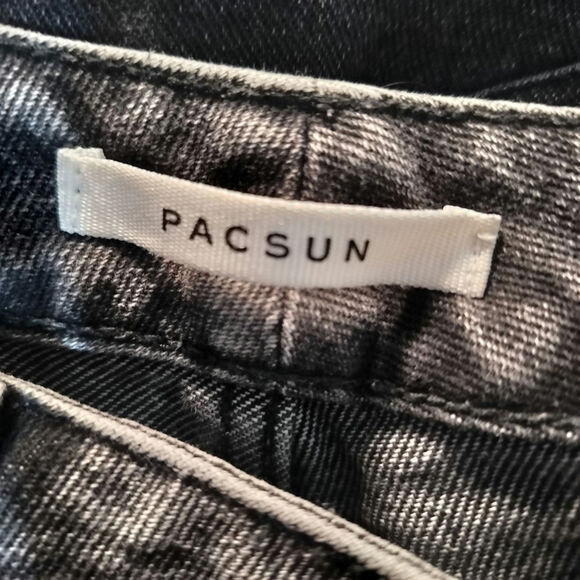 4561) PacSun Black Acid Wash Mom Jeans Size 26 - Picture 10 of 11